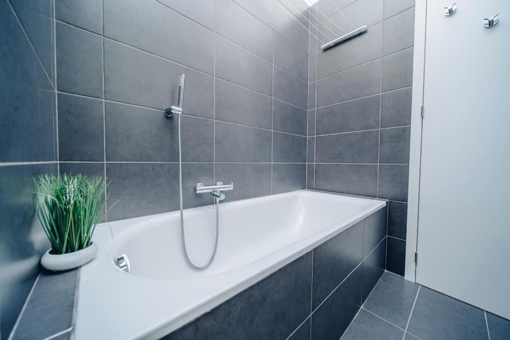 Design Architect With 2 Appartamento Praga